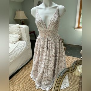 Fame and Partners Ivory Lace Dress size 4